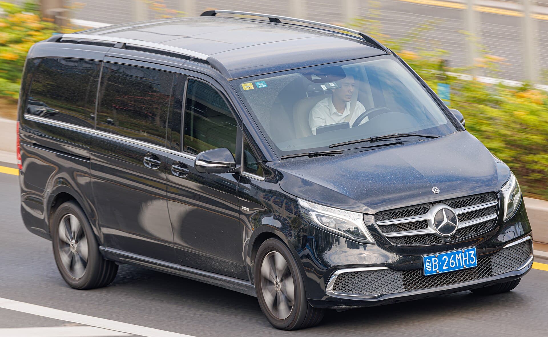 Mercedes-Benz V-Class 2022 available to rent in Georgia