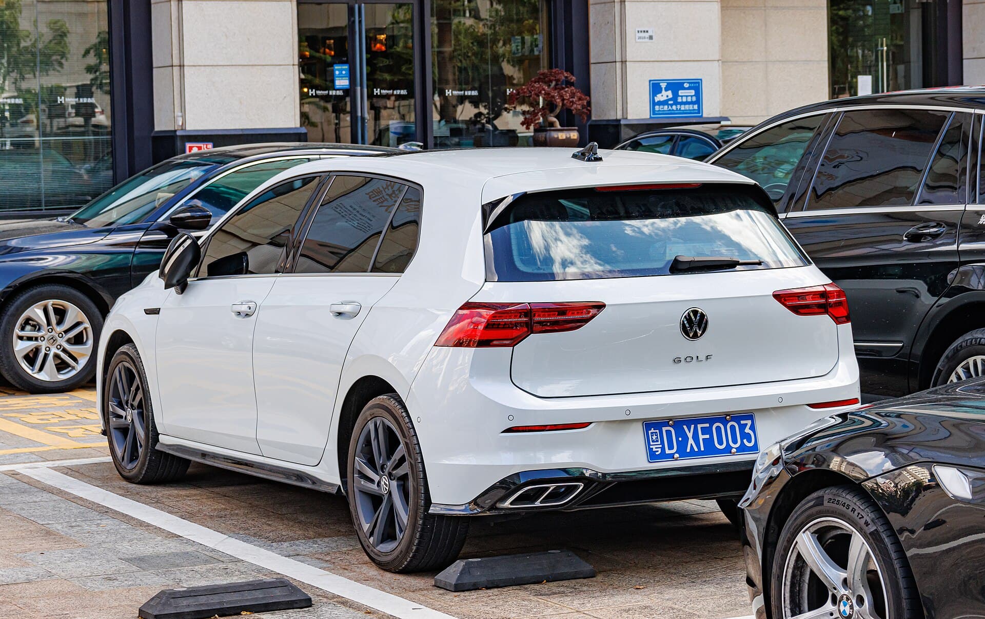 Volkswagen Golf 2022 ქირავდება საქართველოში